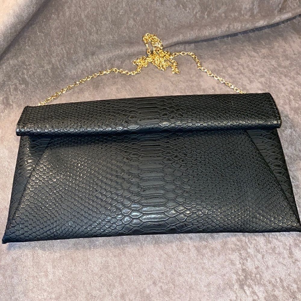 Urban Expressions Emilia clutch/crossbody purse *Sale* Bundle 2 purses for $100